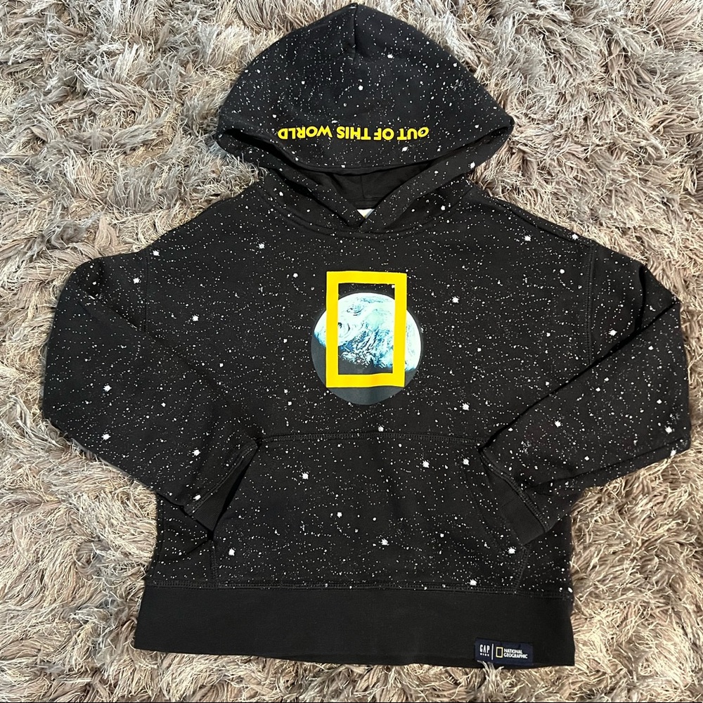 GAP National Geographic Hoodie in Black with Yellow accents Boys size S (6/7)